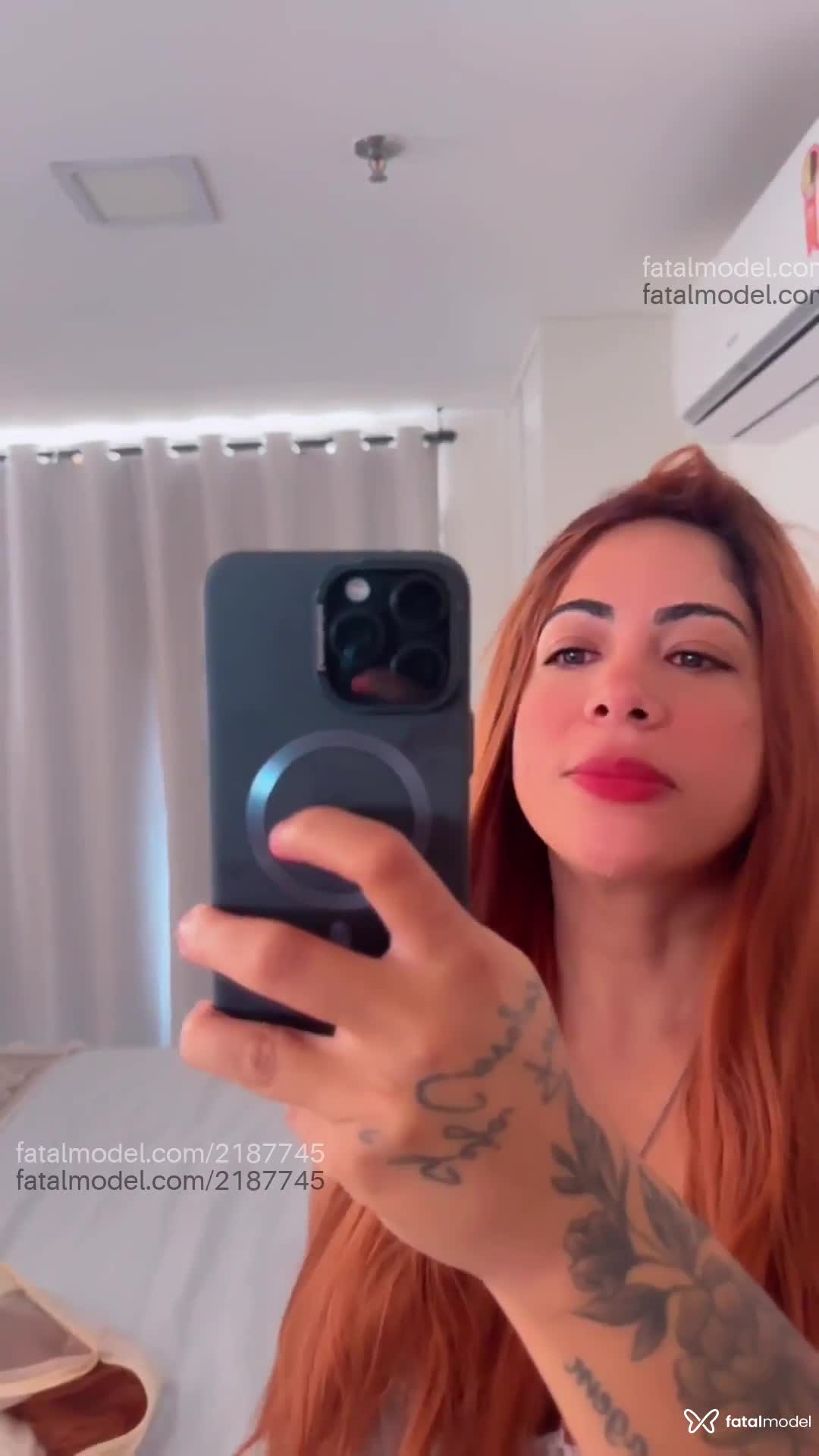 Acompanhante mulher ruiva (o) de olhos mel em São José - Larissa