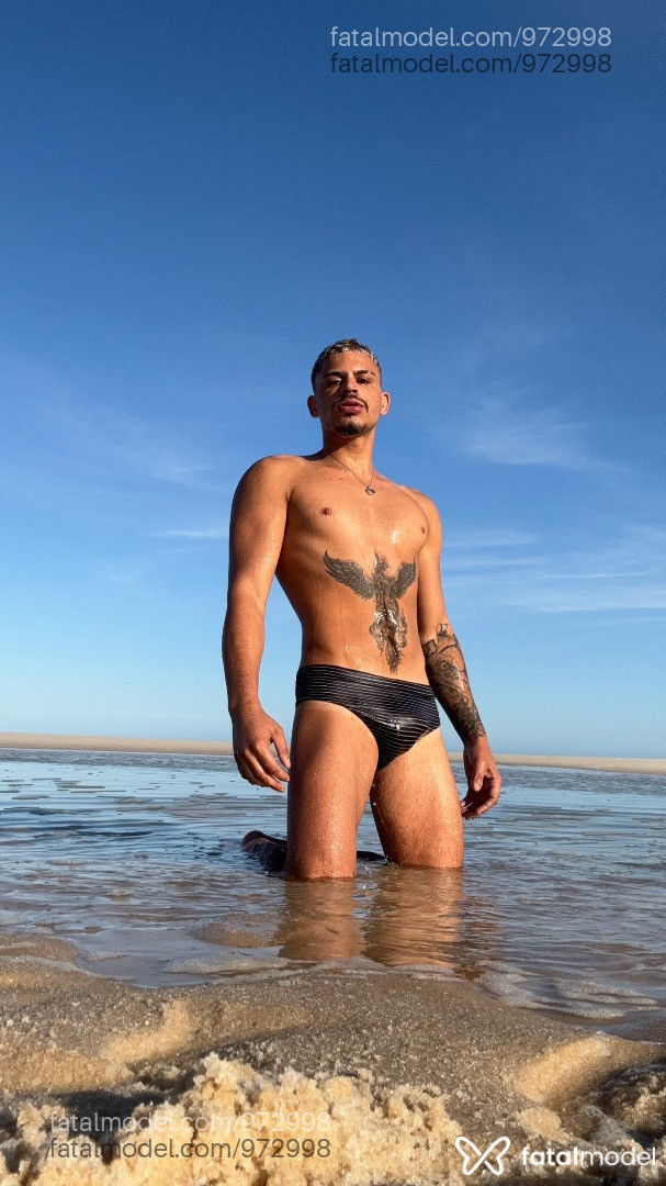 Acompanhante homem com cabelo castanho de olhos castanhos - ícaro Santos Acompanhante homem com cabelo castanho de olhos castanhos - ícaro Santos
