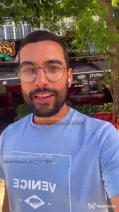 Acompanhante homem com cabelo castanho de olhos castanhos em Virtual - Roberto Alecrim