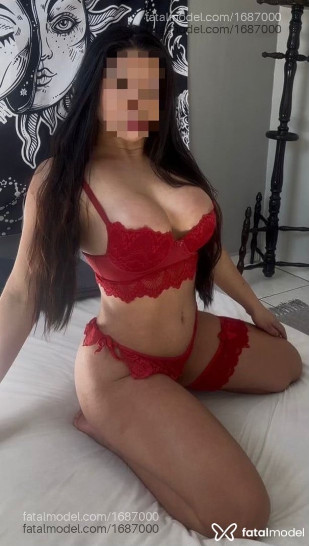 Acompanhante mulher morena (o) de olhos azuis em Curitiba - Nina