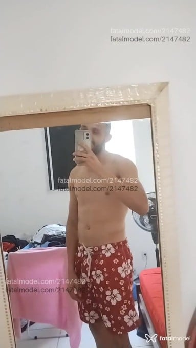 Acompanhante homem com cabelo castanho de olhos castanhos em Fortaleza - Falcon