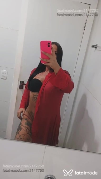Acompanhante mulher morena (o) de olhos verdes em Niterói Acompanhante mulher morena (o) de olhos verdes em Niterói - Eloise Cardoso