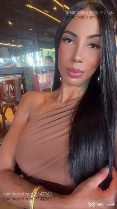 Acompanhante mulher morena (o) de olhos pretos em Brasília Acompanhante mulher morena (o) de olhos pretos em Brasília - Lavínia
