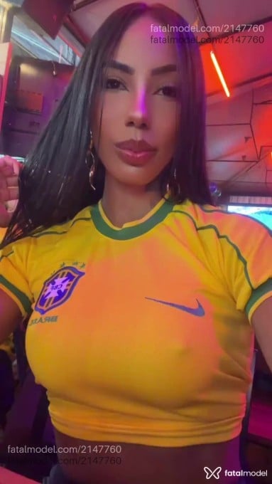 Acompanhante mulher morena (o) de olhos pretos em Brasília Acompanhante mulher morena (o) de olhos pretos em Brasília - Lavínia