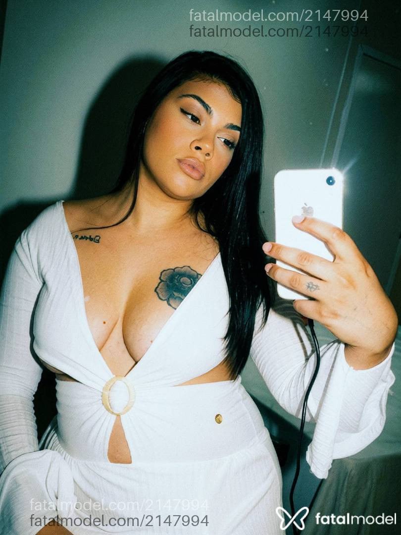 Acompanhante mulher com cabelo castanho de olhos castanhos - Lorena