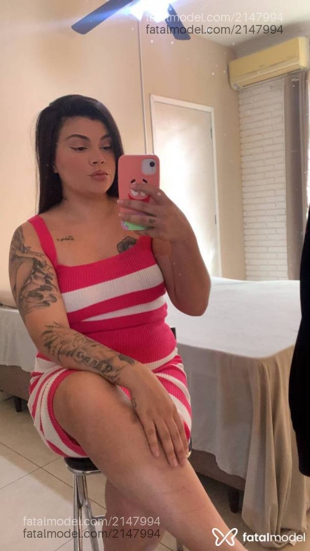 Acompanhante mulher com cabelo castanho de olhos castanhos - Lorena