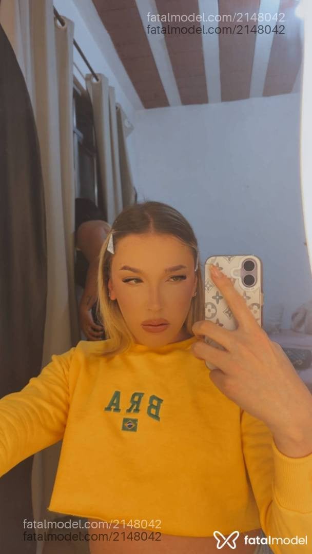 Acompanhante mulher trans loira (o) de olhos castanhos em Virtual - Lara Ferreira