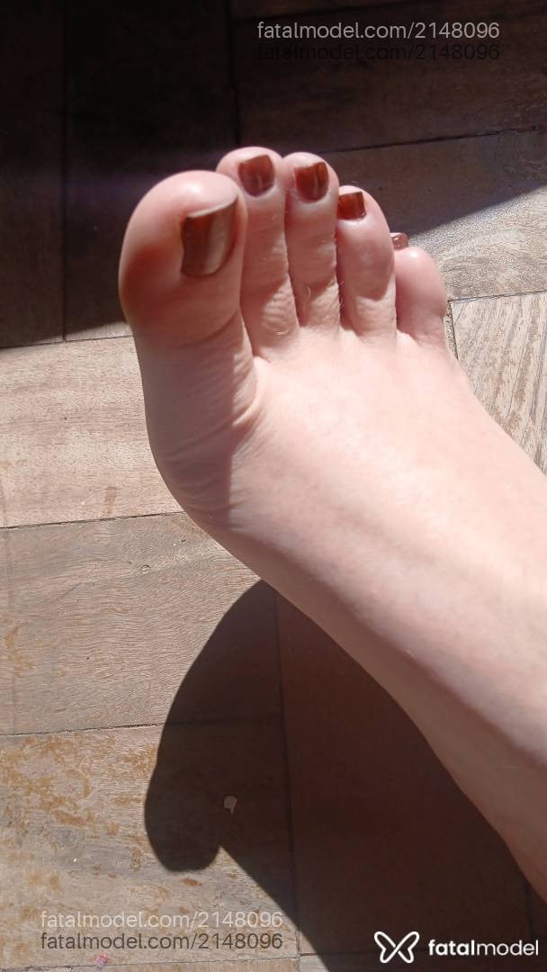 Acompanhante mulher ruiva (o) de olhos azuis - Ginger Sabbath