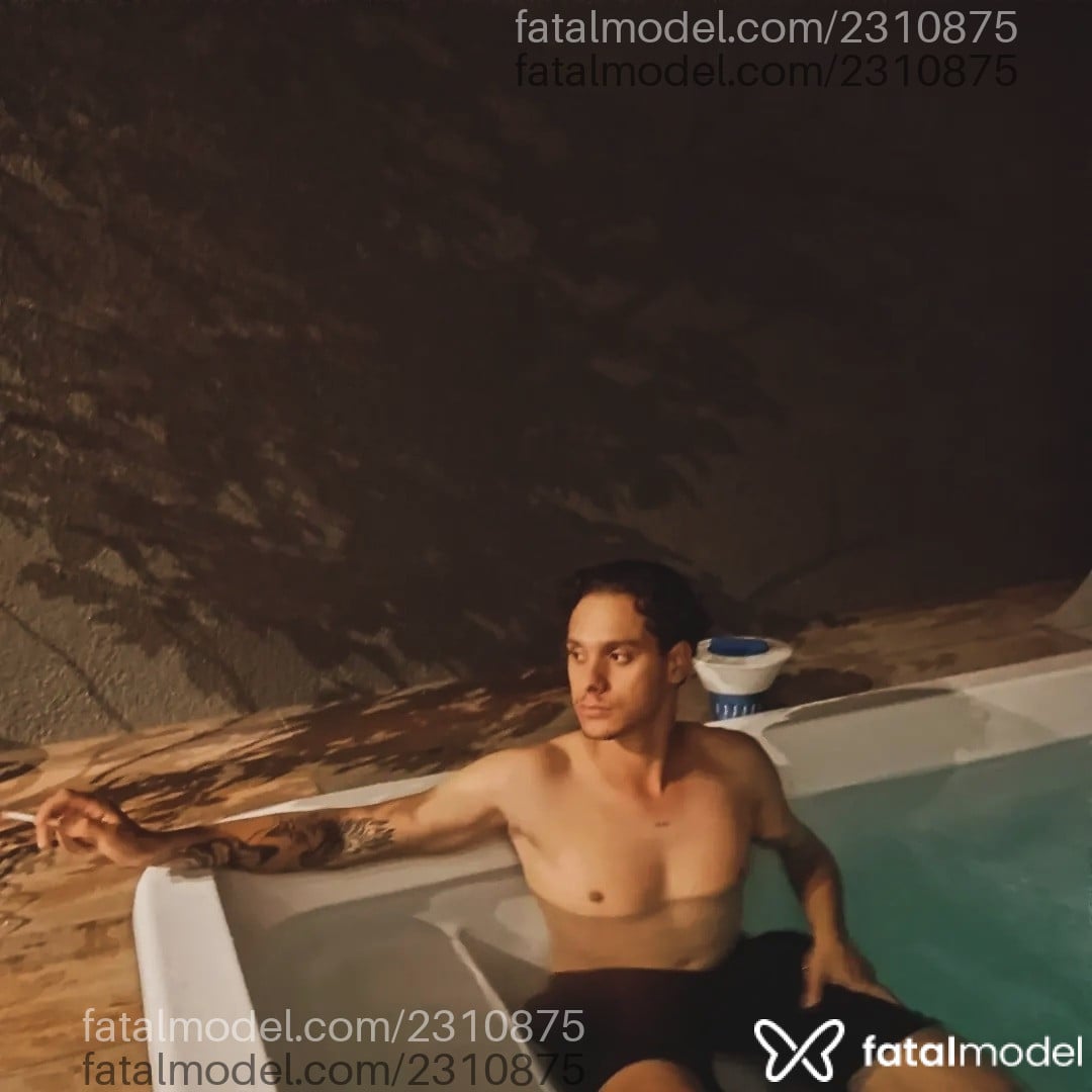 Acompanhante homem com cabelo castanho de olhos castanhos em Capão da Canoa Acompanhante homem com cabelo castanho de olhos castanhos em Capão da Canoa - Kaynmasso