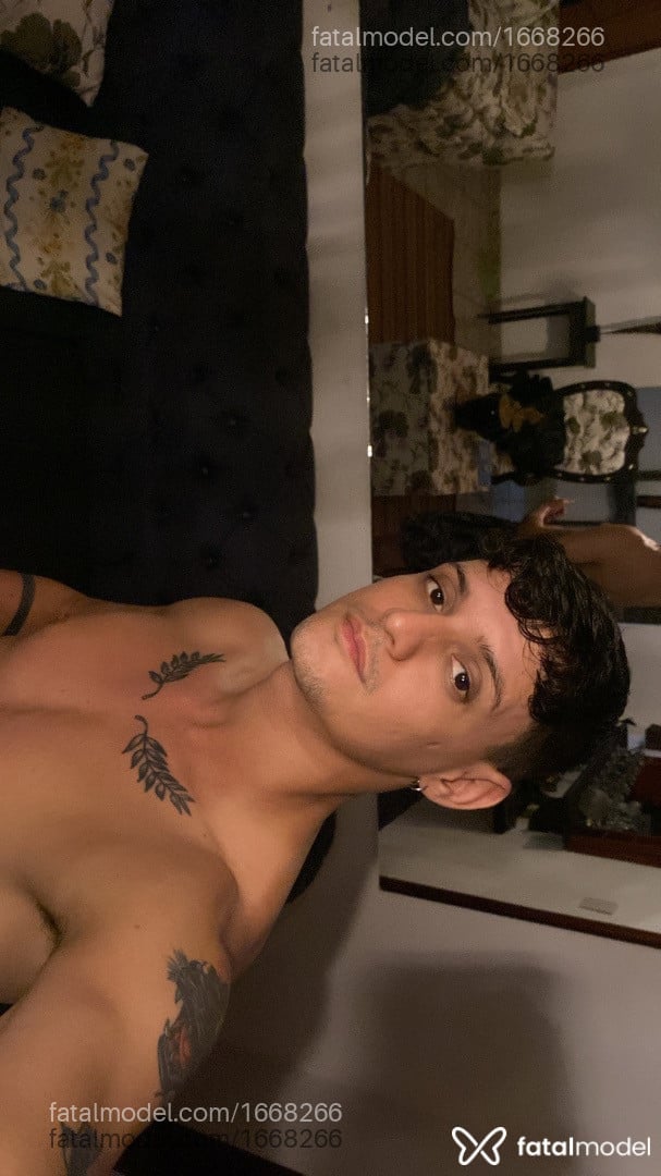 Acompanhante homem com cabelo castanho de olhos castanhos em Cacoal Acompanhante homem com cabelo castanho de olhos castanhos em Cacoal - Guilherme