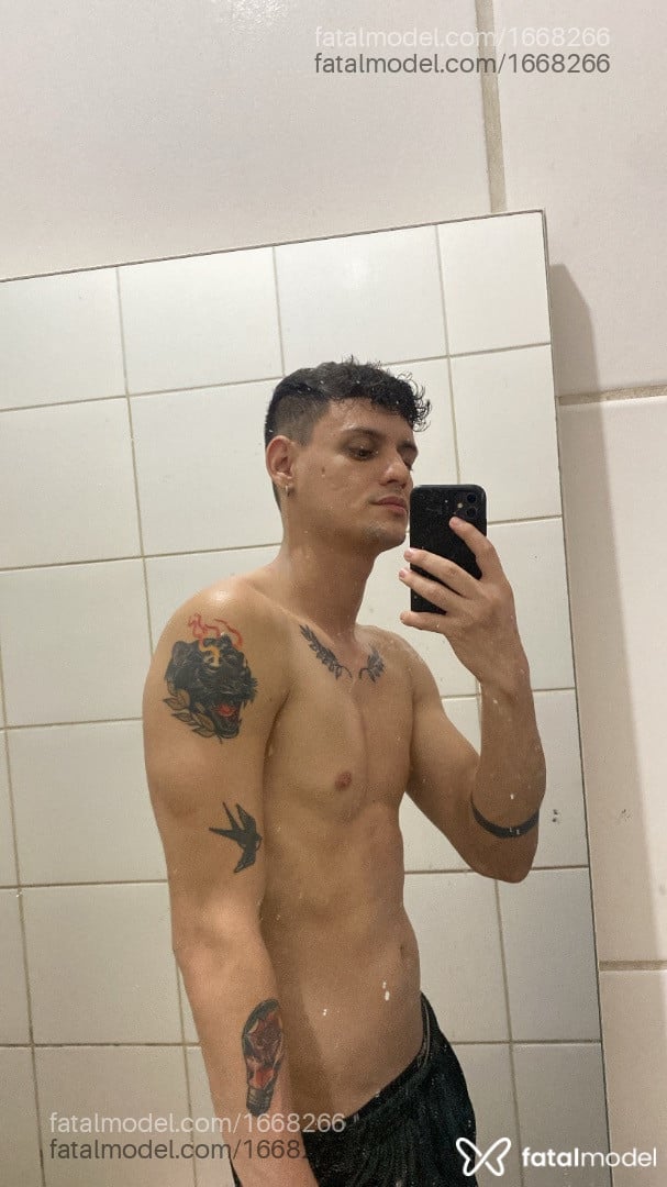 Acompanhante homem com cabelo castanho de olhos castanhos em Cacoal Acompanhante homem com cabelo castanho de olhos castanhos em Cacoal - Guilherme