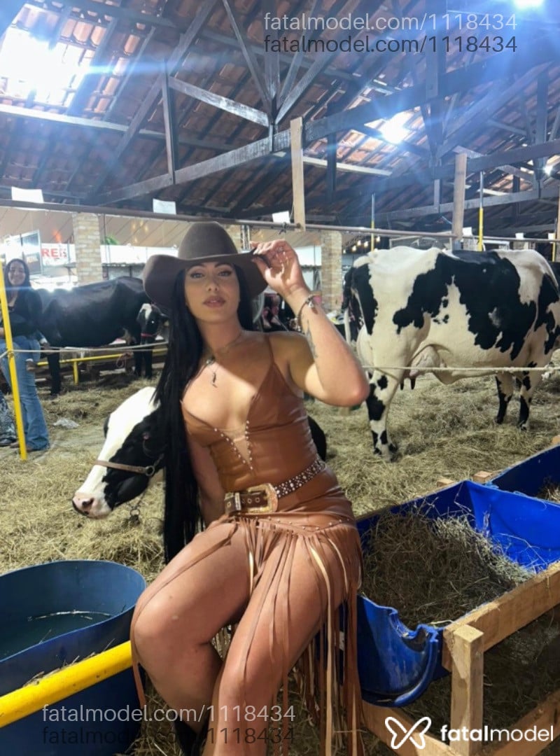 Acompanhante mulher trans morena (o) de olhos azuis em São Paulo - Ariel