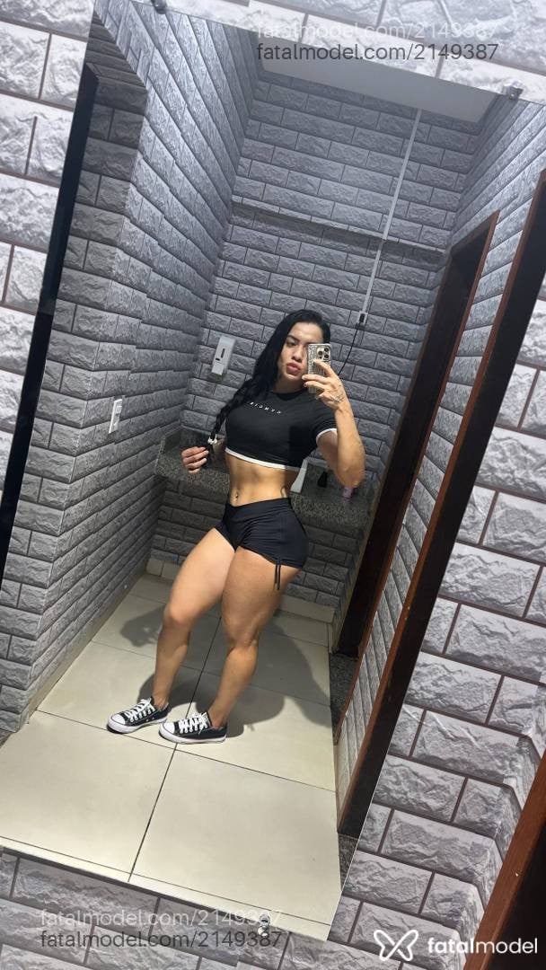 Acompanhante mulher com cabelo castanho de olhos pretos - Kelly Acompanhante mulher com cabelo castanho de olhos pretos - Kelly