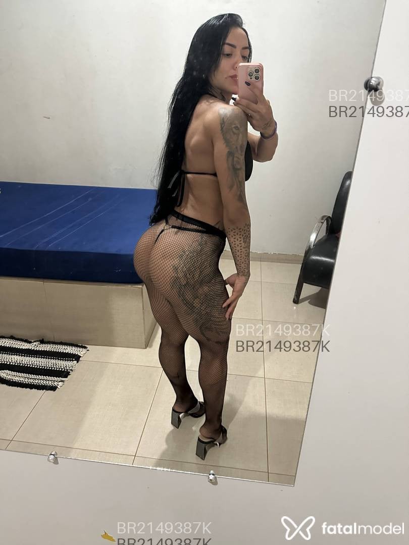 Acompanhante mulher com cabelo castanho de olhos pretos - Kelly Acompanhante mulher com cabelo castanho de olhos pretos - Kelly