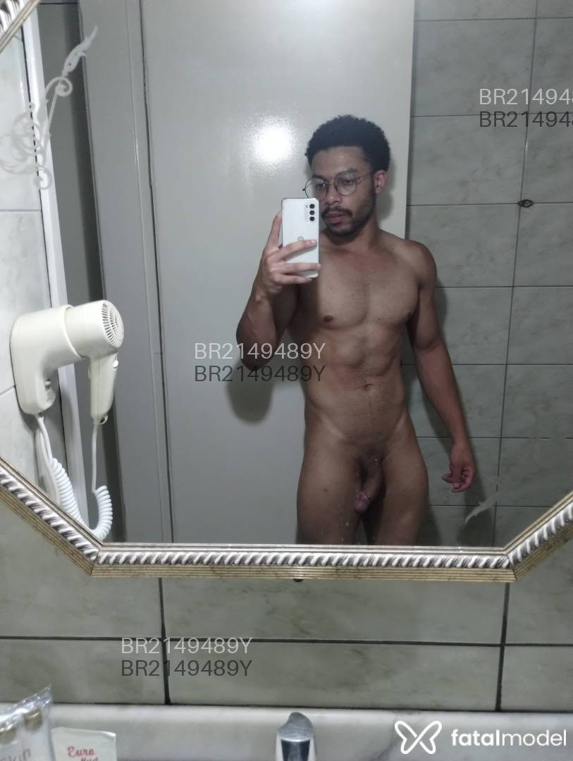 Acompanhante homem morena (o) de olhos pretos em Campinas - André