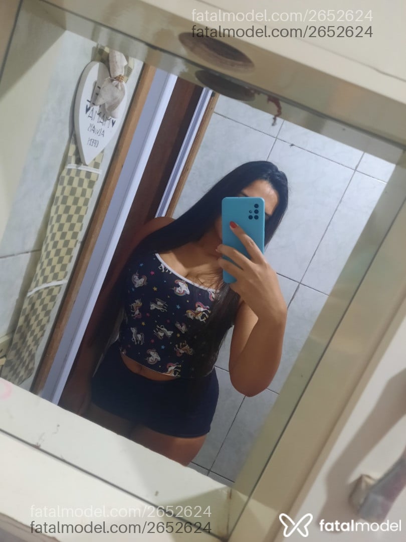 Acompanhante mulher com cabelo castanho de olhos verdes em Criciúma - Allana Gomes