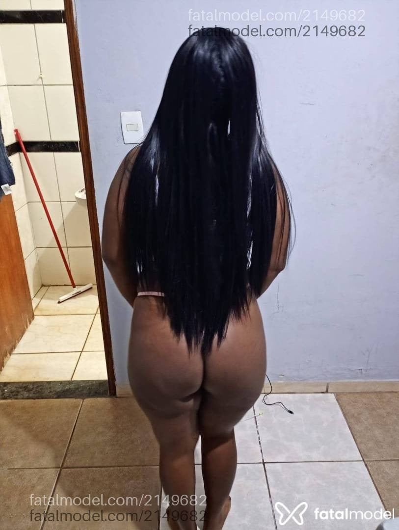 Acompanhante mulher morena (o) de olhos pretos - Jennifer