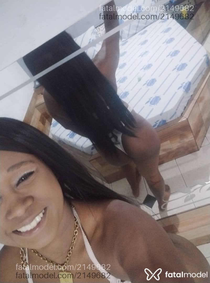 Acompanhante mulher morena (o) de olhos pretos - Jennifer