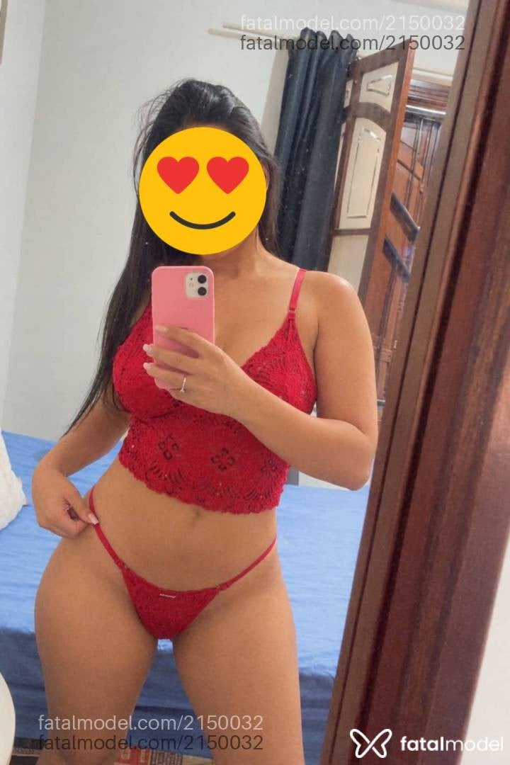 Acompanhante mulher com cabelo castanho de olhos castanhos - Lara Pimentel