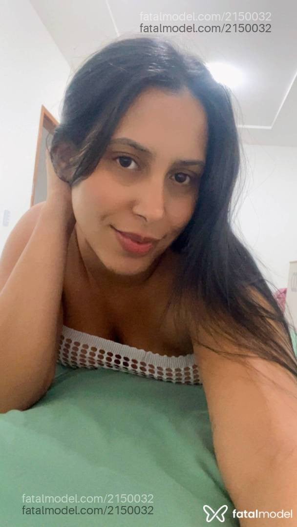 Acompanhante mulher com cabelo castanho de olhos castanhos - Agatha