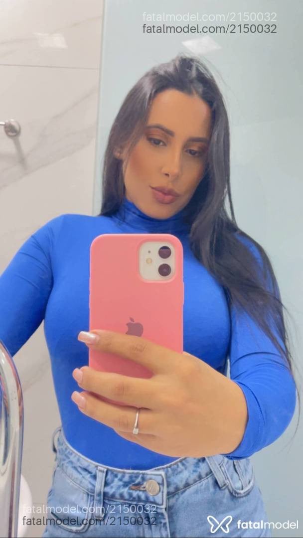 Acompanhante mulher com cabelo castanho de olhos castanhos - Lara Pimentel