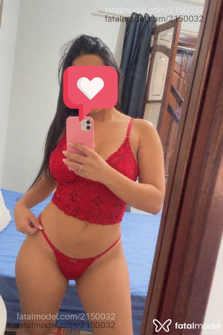 Acompanhante mulher com cabelo castanho de olhos castanhos - Lara Pimentel