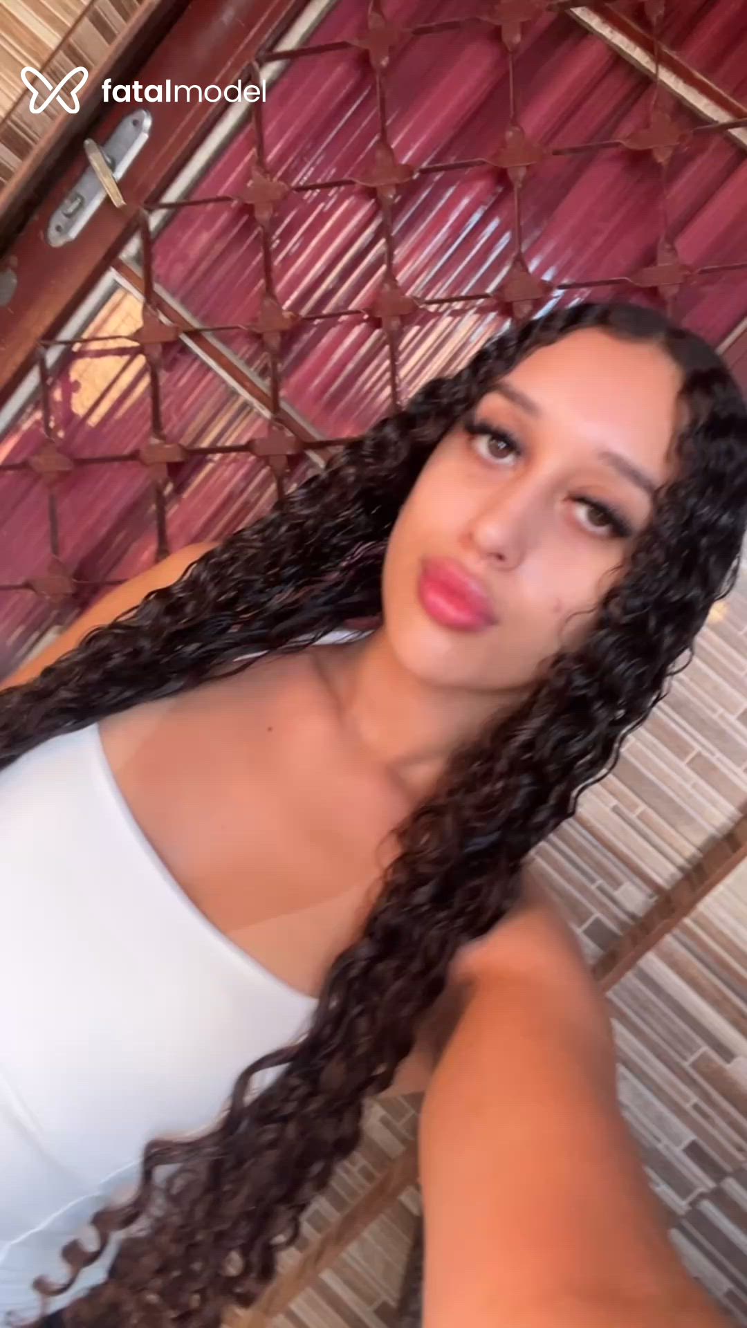 Acompanhante mulher com cabelo castanho de olhos castanhos - Jade