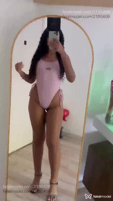 Acompanhante mulher com cabelo castanho de olhos castanhos - Jade