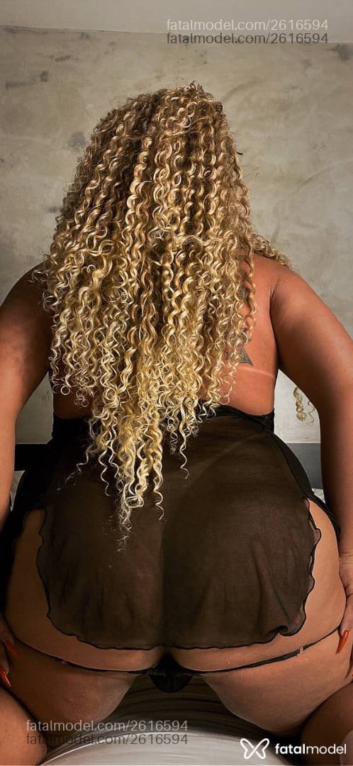 Acompanhante mulher trans loira (o) de olhos castanhos em Rio de Janeiro - Camila Esteves