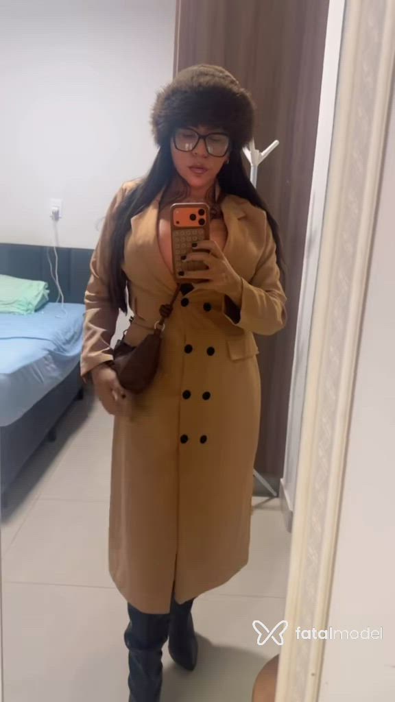 Acompanhante mulher com cabelo castanho de olhos castanhos - Jessica Salles