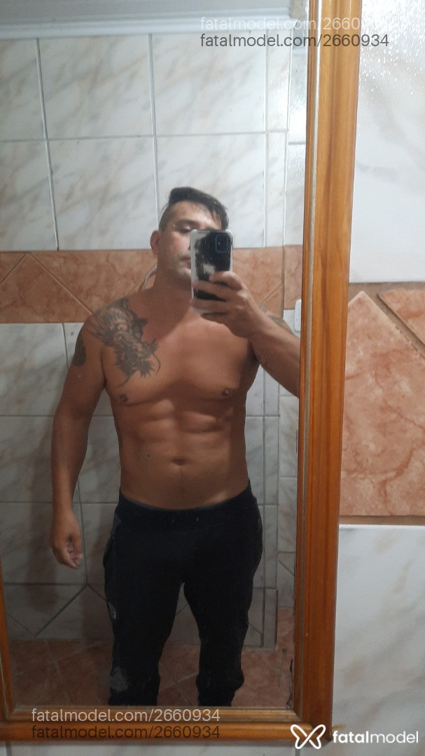 Acompanhante homem morena (o) de olhos pretos em Virtual - Kizoo