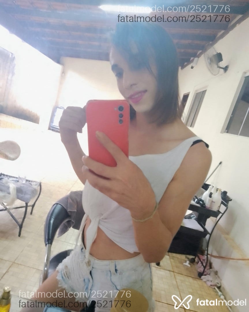 Acompanhante mulher trans morena (o) de olhos castanhos - Isabela Fernandes