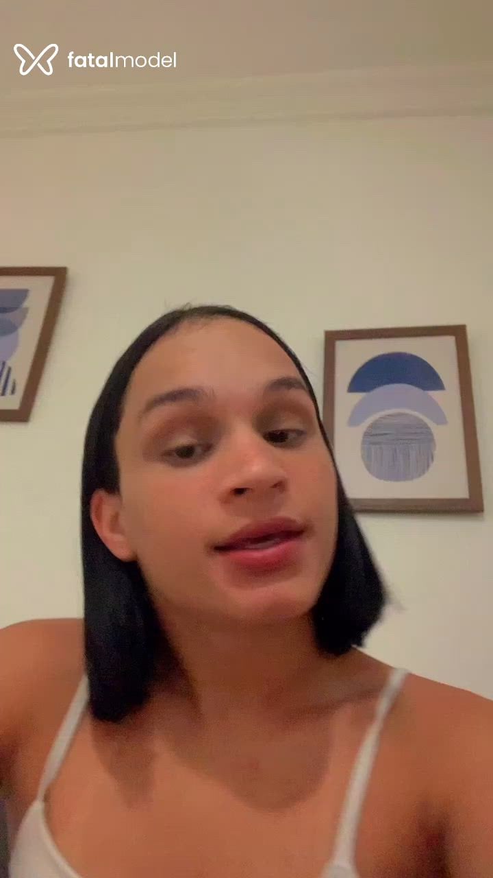 Acompanhante mulher trans morena (o) de olhos mel - Stella Belline