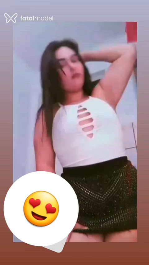 Acompanhante mulher morena (o) de olhos castanhos - Tainá Keller