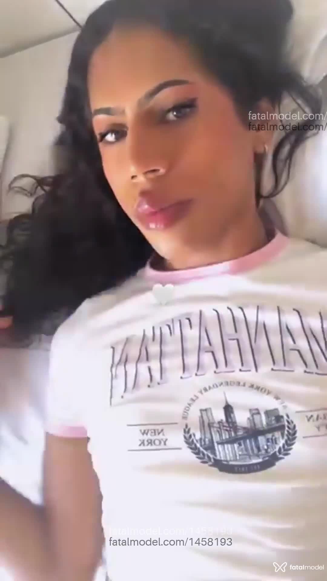 Acompanhante mulher trans morena (o) de olhos castanhos em Feira de Santana - Rana Oliveira