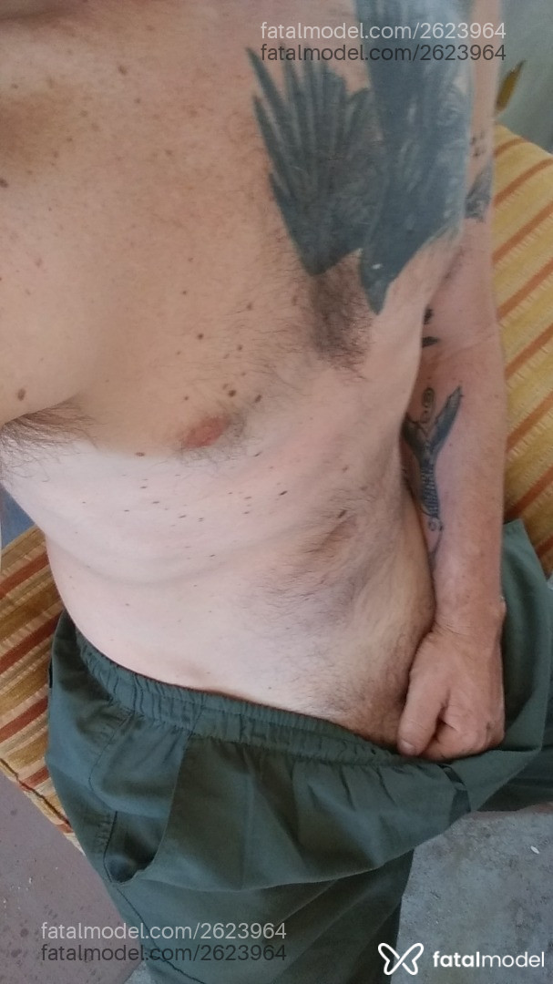 Acompanhante homem com cabelo castanho de olhos castanhos em Curitiba - Pedro