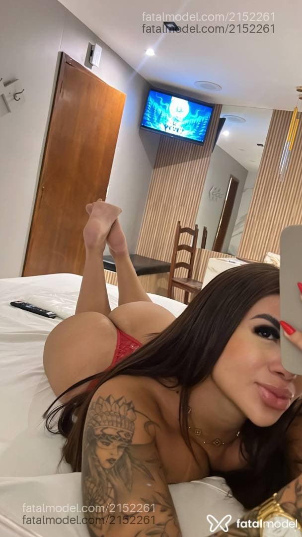 Acompanhante mulher com cabelo castanho de olhos castanhos - Djully Silva