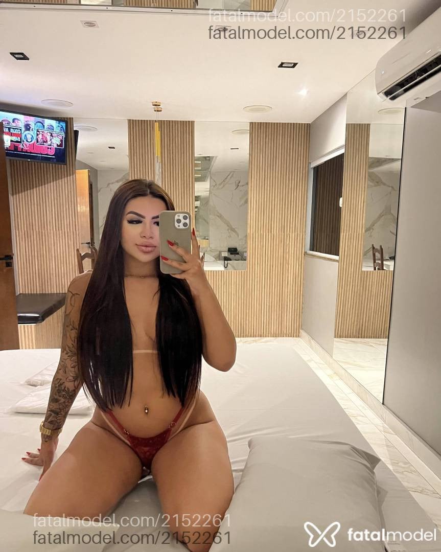 Acompanhante mulher com cabelo castanho de olhos castanhos - Djully Silva