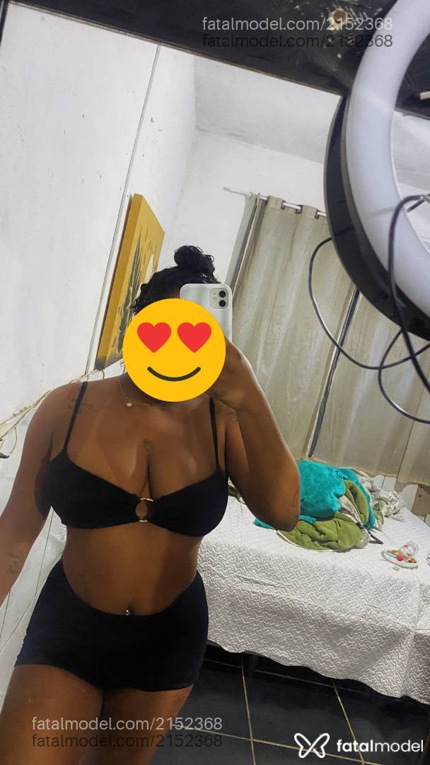 Acompanhante mulher com cabelo castanho de olhos castanhos - Valentina