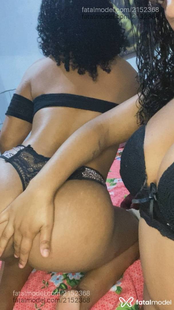 Acompanhante mulher com cabelo castanho de olhos castanhos - Valentina