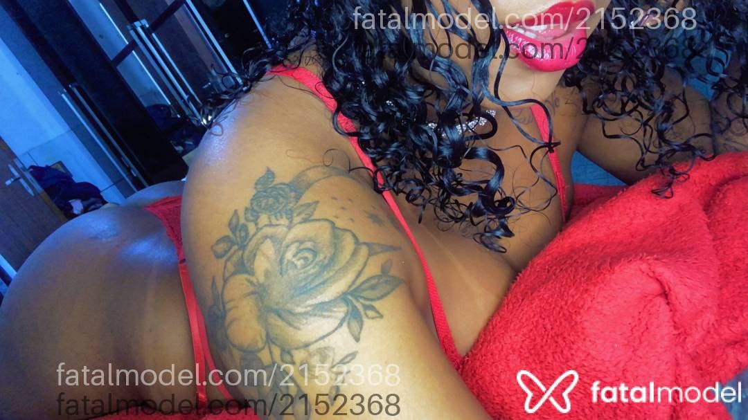Acompanhante mulher com cabelo castanho de olhos castanhos - Valentina