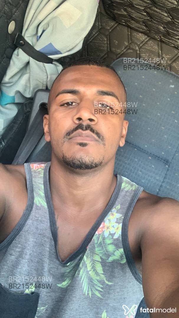 Acompanhante homem com cabelo castanho de olhos castanhos em Uberlândia - Santiago