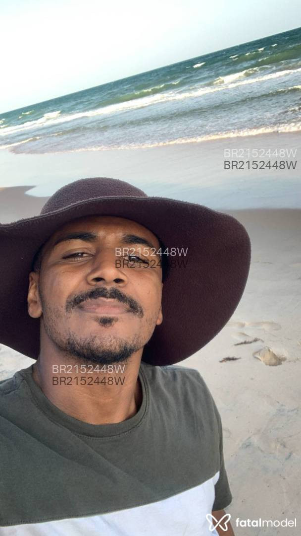 Acompanhante homem com cabelo castanho de olhos castanhos em Uberlândia - Santiago