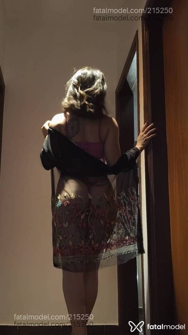 Acompanhante mulher com cabelo castanho de olhos castanhos em Ribeirão Preto Acompanhante mulher com cabelo castanho de olhos castanhos em Ribeirão Preto - Natalia Ramos