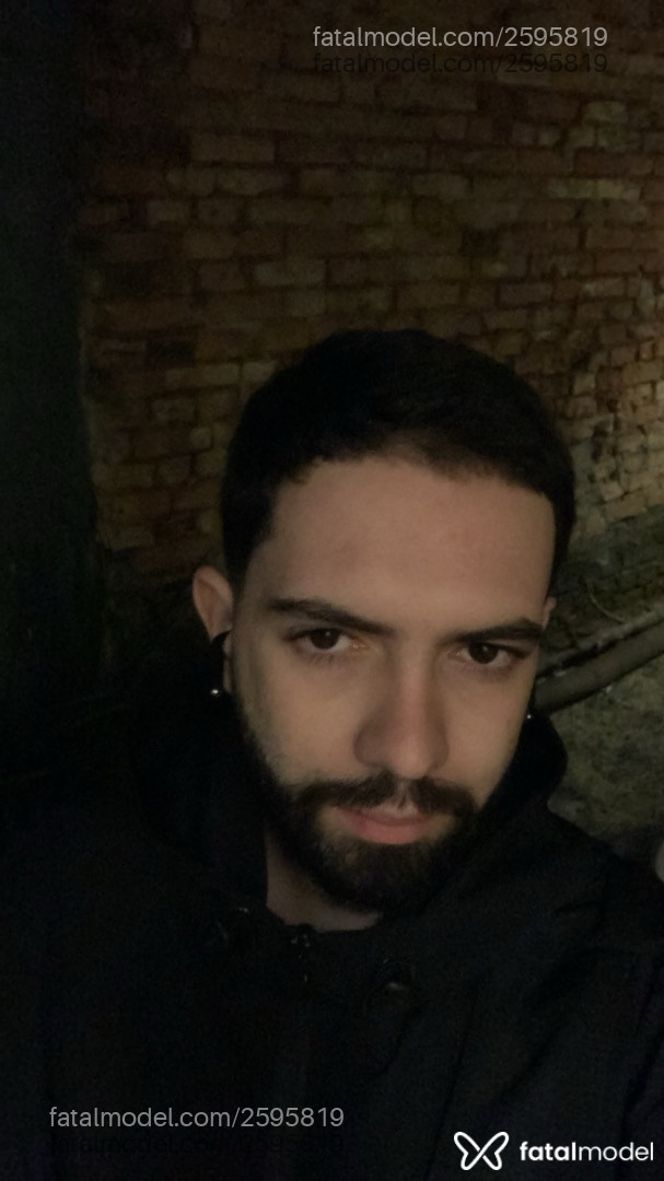 Acompanhante homem com cabelo castanho de olhos castanhos em Virtual - Marcelo