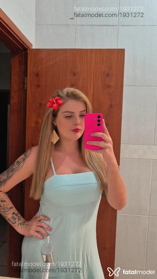 Acompanhante mulher trans loira (o) de olhos verdes em Leme - Raphaella