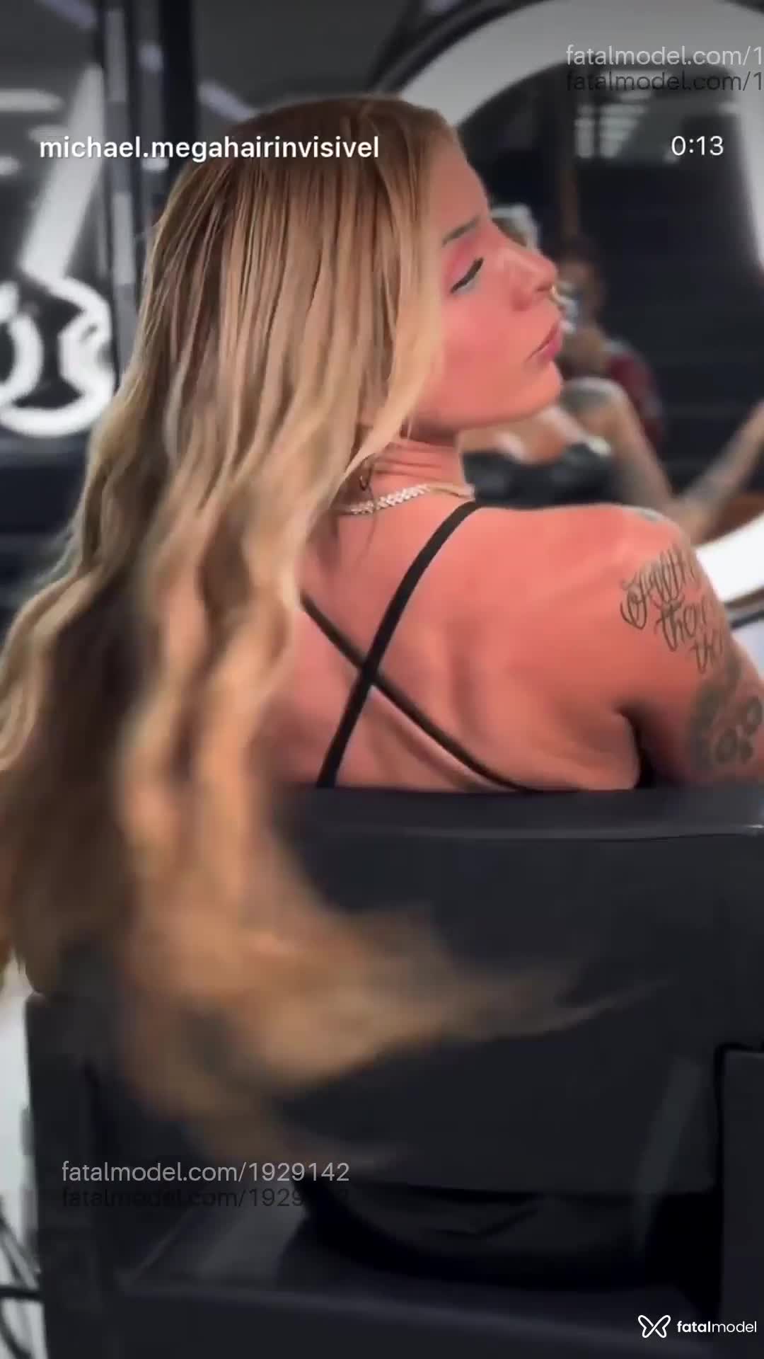 Acompanhante mulher trans morena (o) de olhos mel - Ester