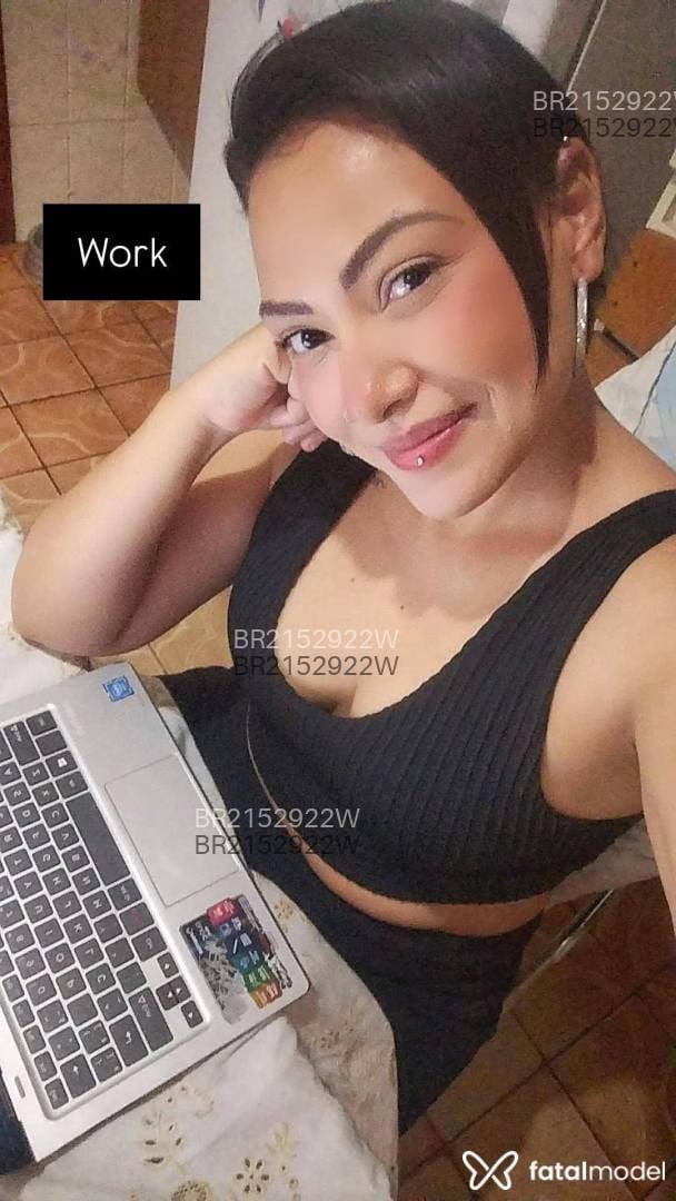 Acompanhante mulher com cabelo castanho de olhos castanhos em São Paulo Acompanhante mulher com cabelo castanho de olhos castanhos em São Paulo - Paula