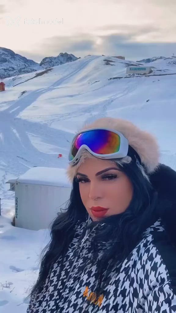 Acompanhante mulher trans morena (o) de olhos castanhos - Rihcieli Martins Acompanhante mulher trans morena (o) de olhos castanhos - Rihcieli Martins