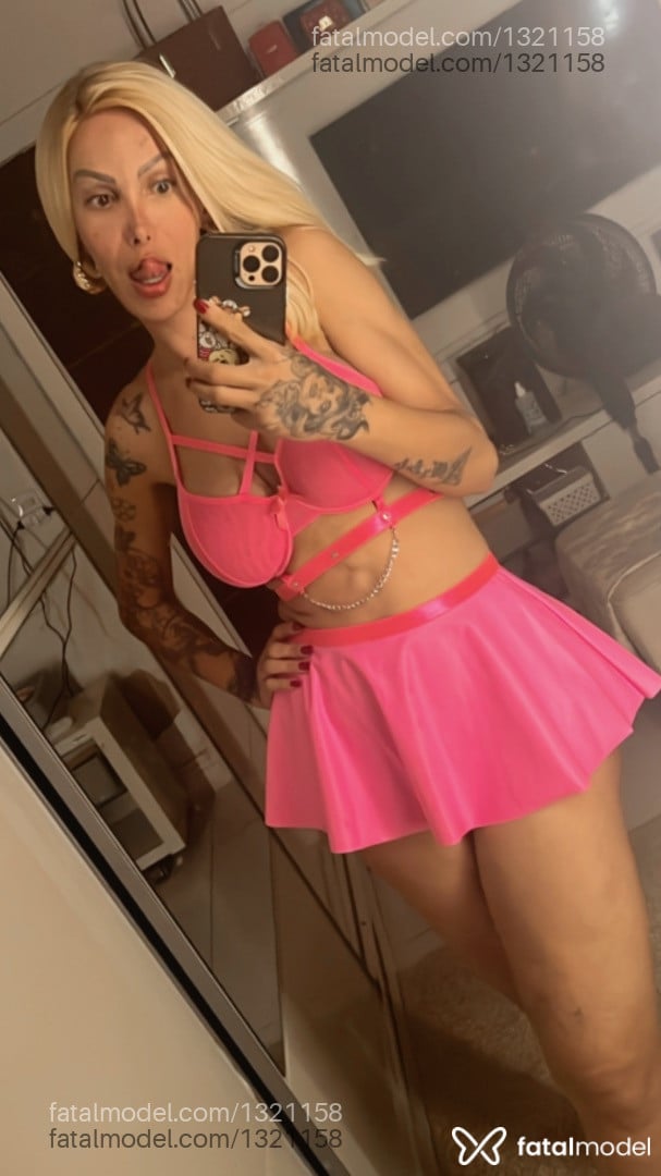 Acompanhante homem trans loira (o) de olhos castanhos em Maceió Acompanhante homem trans loira (o) de olhos castanhos em Maceió - Leonarda Lee